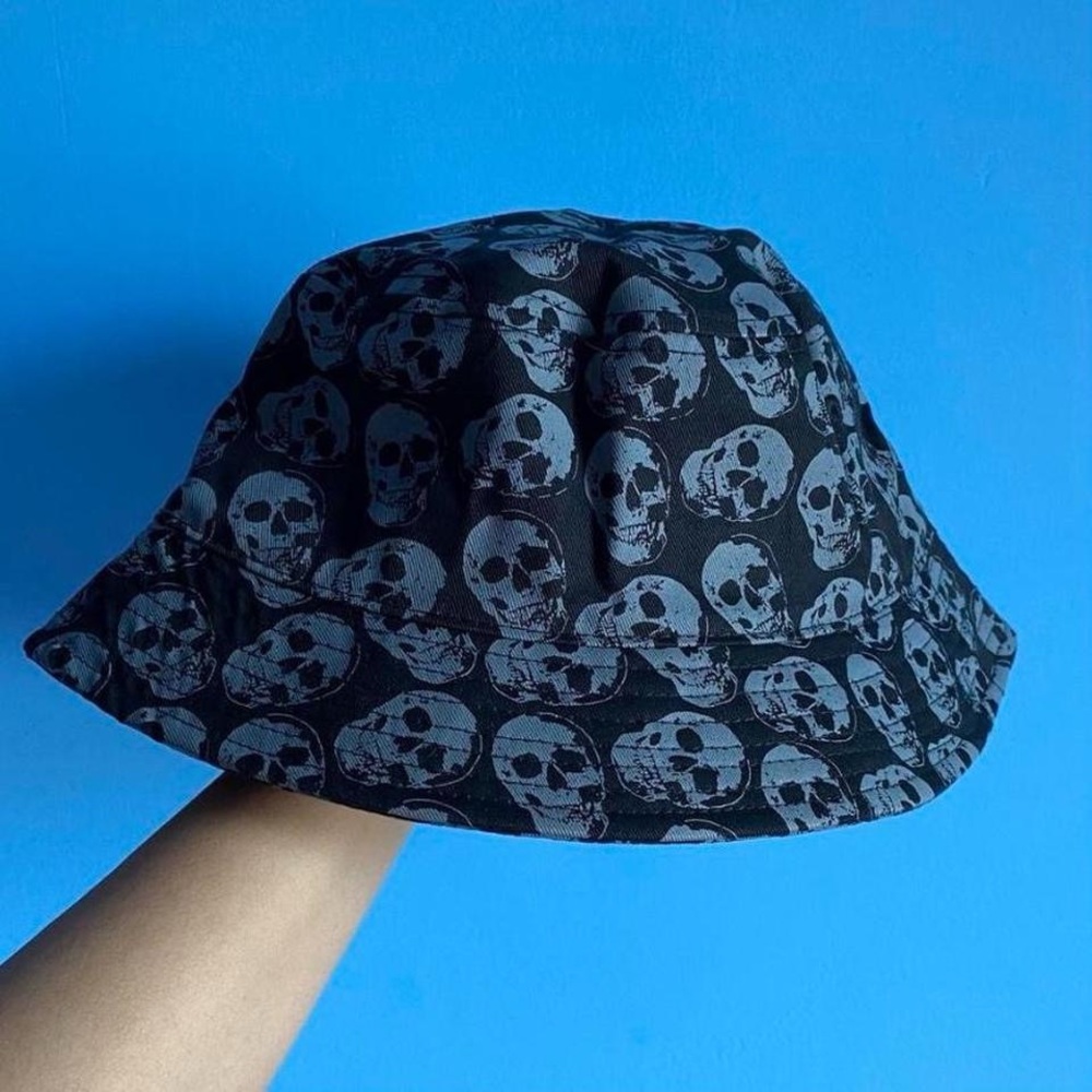 Hot Topic Black Skull Bucket Hat